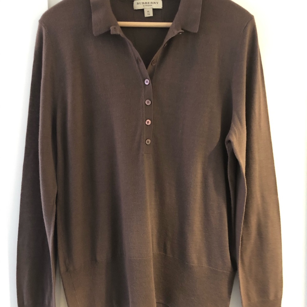 Doesn’t fit me well. Only wore once.